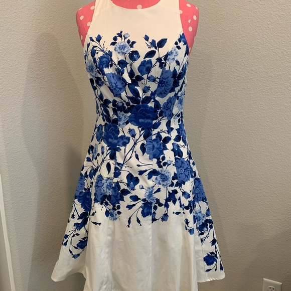 Maggy London Dresses & Skirts - Maggie London Blue and White Floral Print Dress